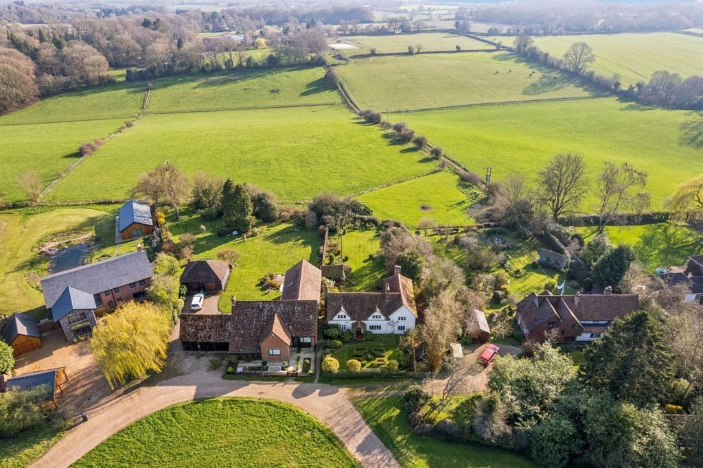 Property photo 2 of 28