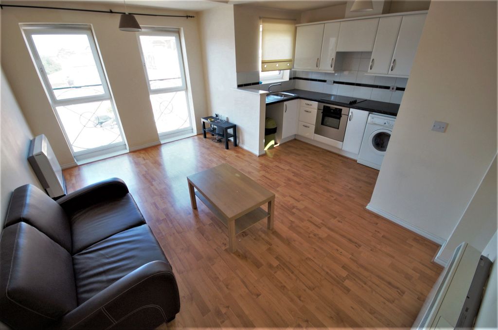 Property photo 2 of 8