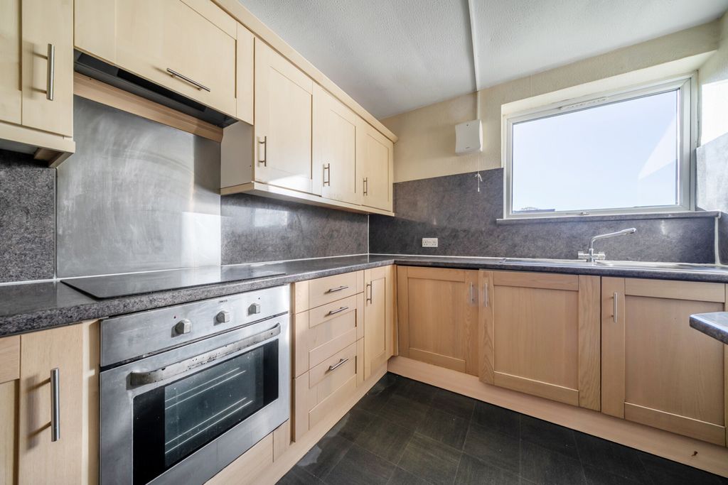 Property photo 2 of 19 Kitchen