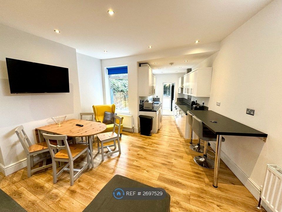 Property photo 3 of 31