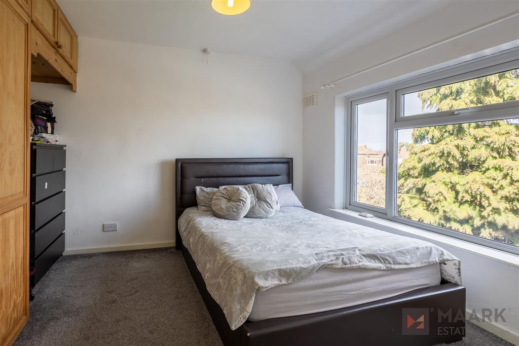 Additional image 4 of 3 bed semi-detached house to rentWoodgate Drive, Birstall, Leicester LE4