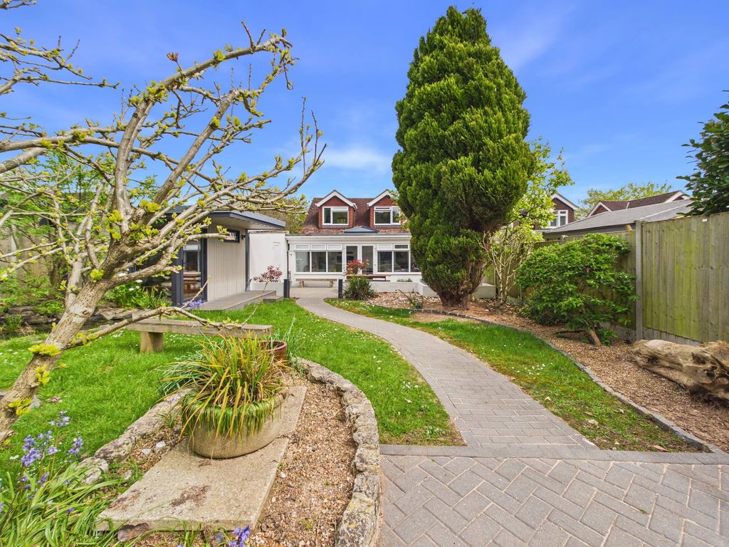Property photo 1 of 34