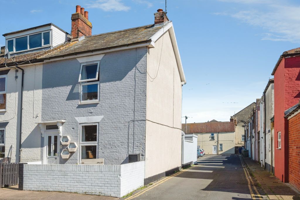 Property photo 2 of 16