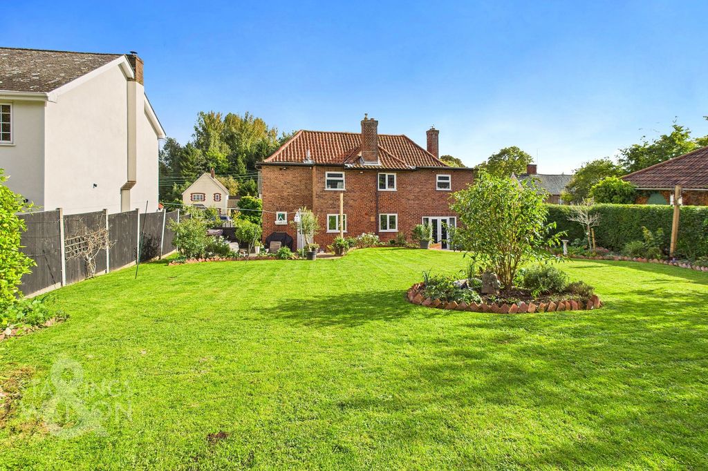 Property photo 3 of 34