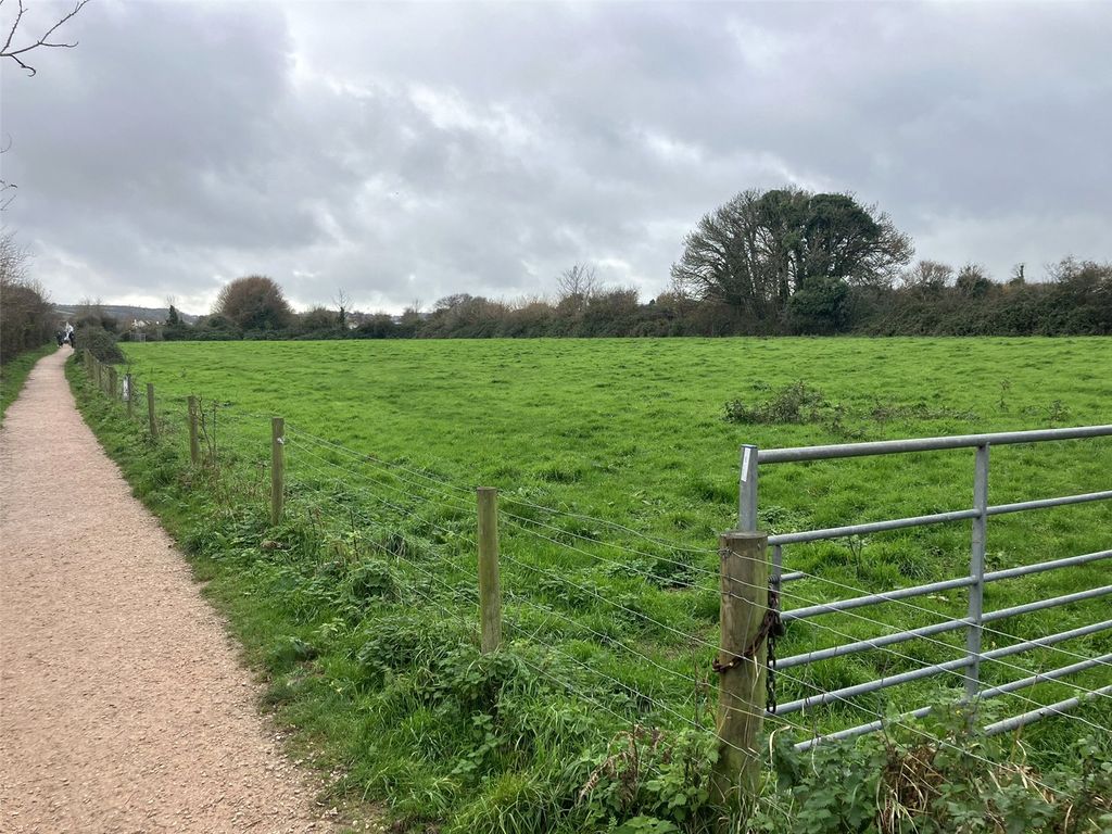 Property photo 2 of 4 Picture No. 04