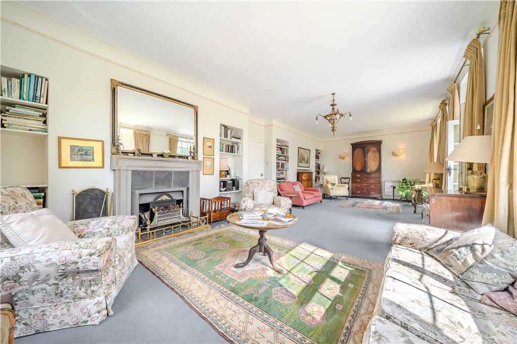 Property photo 3 of 34 Sitting Room