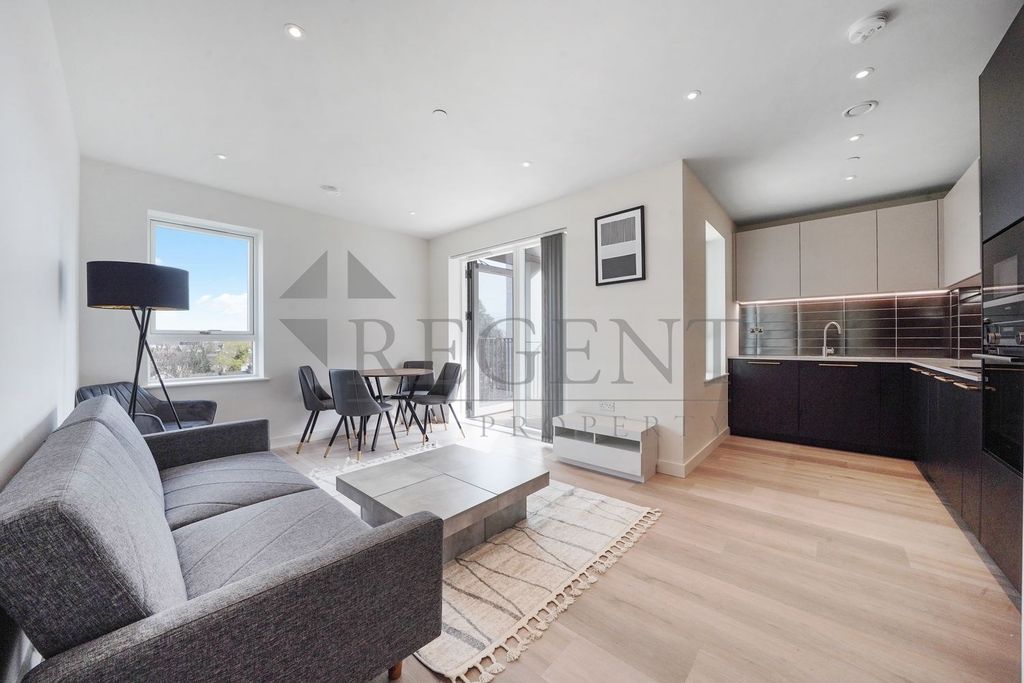 Property photo 1 of 21 Open Plan