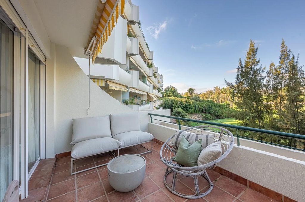 Property photo 1 of 46 Elegant Renovated Apartment On The First Line Of Golf In Guadalmina Alta, Marbella