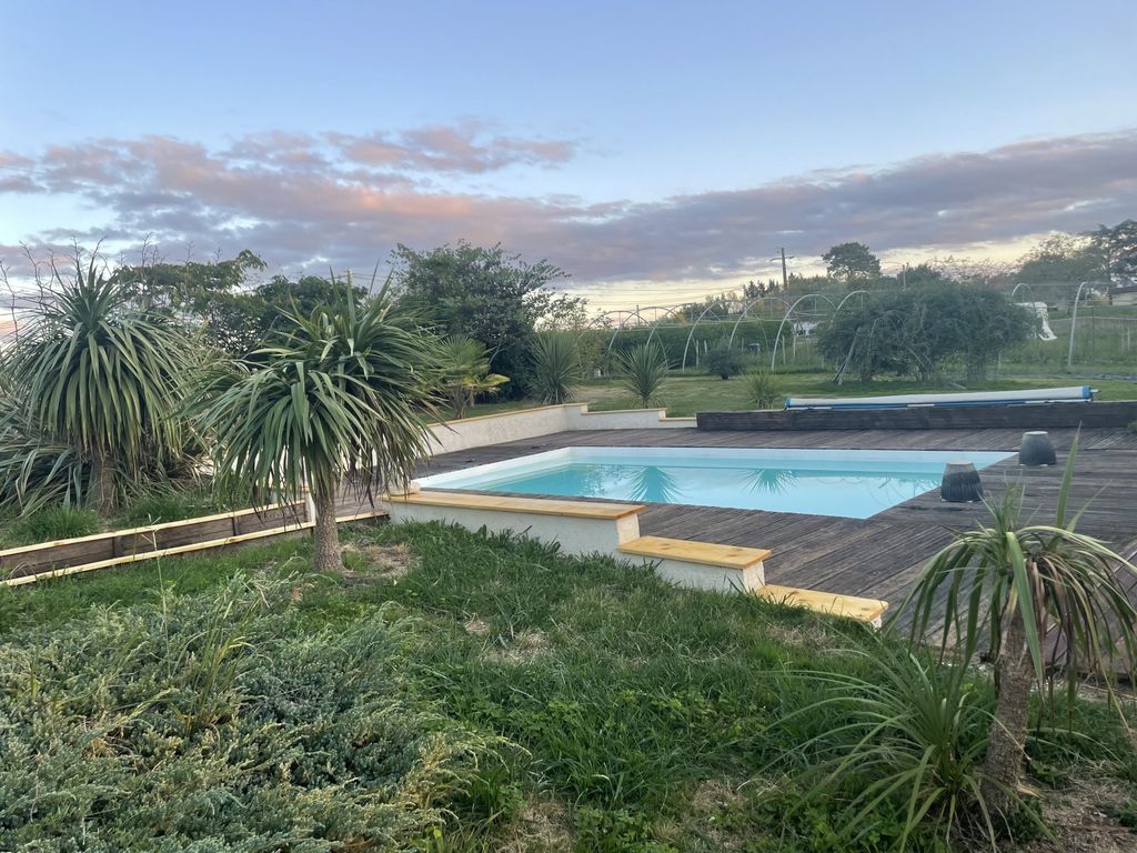 Property photo 3 of 11