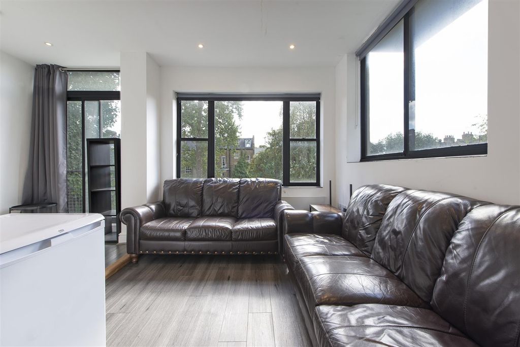 Property photo 3 of 19 53384 Hi Res (8).Jpg