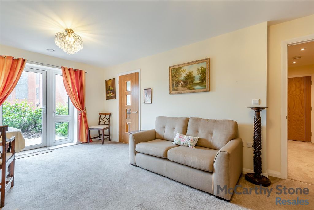Property photo 3 of 30 8654009-Interior02.Jpg