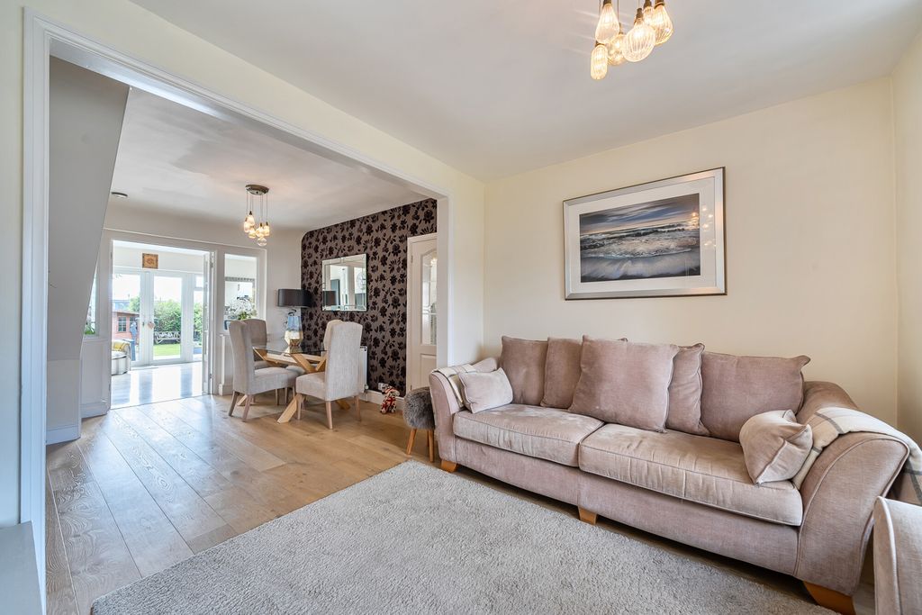 Property photo 3 of 20 1438063-12-69ce65...