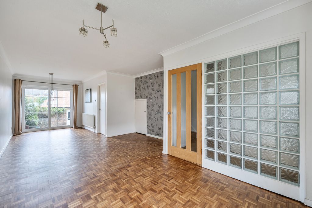 Property photo 2 of 20 1419010-10-699Da7...