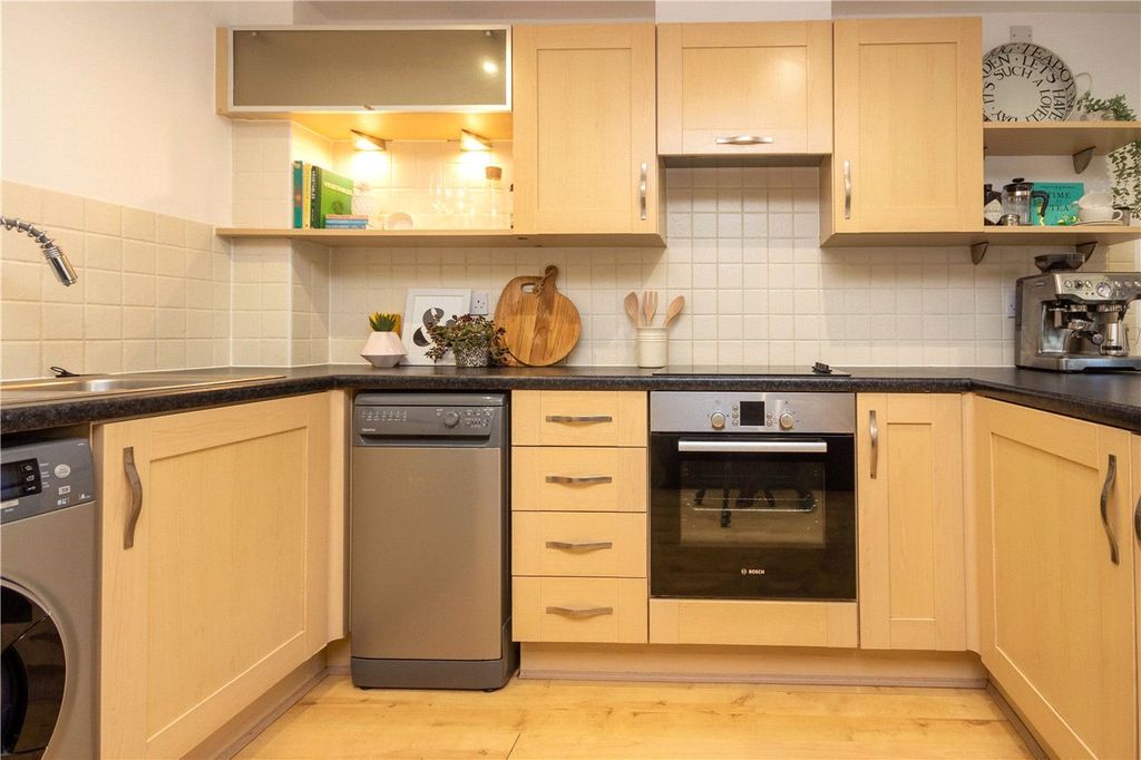 Property photo 3 of 15 Kitchen