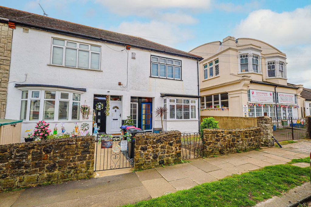 Property photo 1 of 24