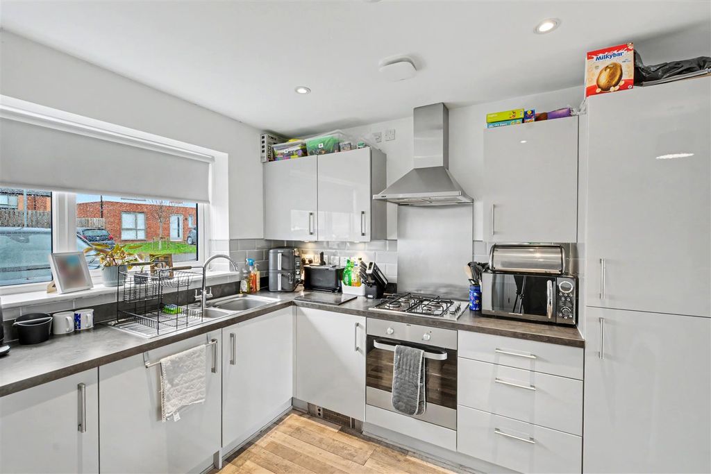 Property photo 3 of 12 Kitchen_2.Jpeg