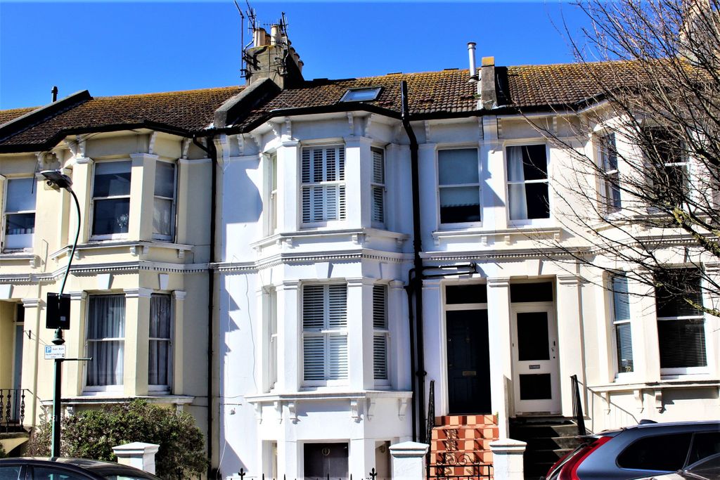 Property photo 1 of 11