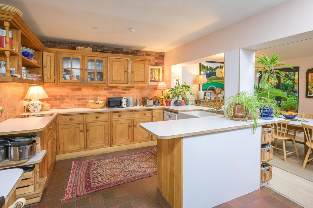 Property photo 2 of 24 Image