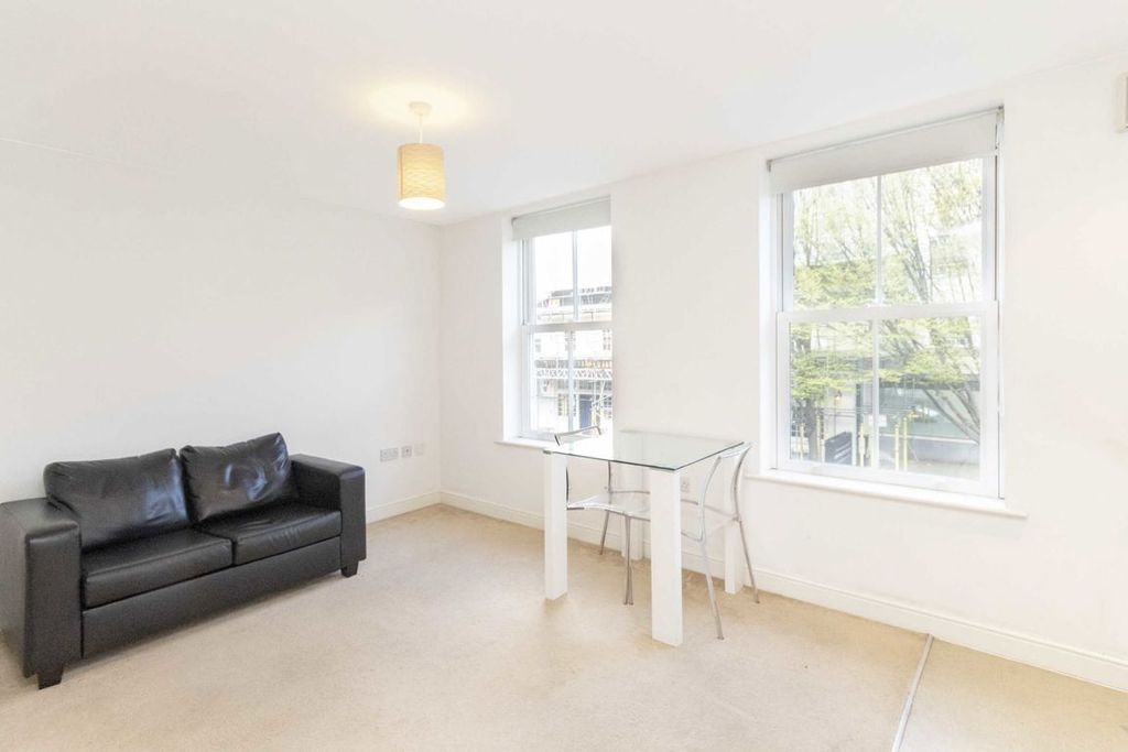 Property photo 1 of 4