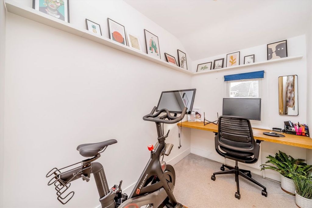 Property photo 3 of 7