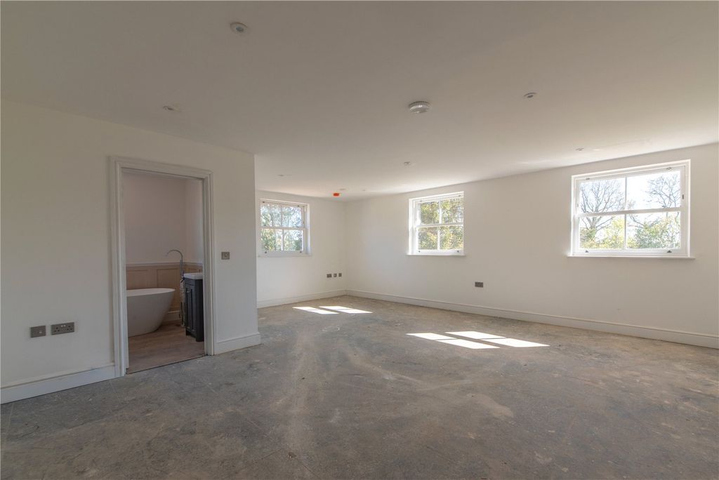 Additional image 19 of 6 bed detached house for saleOak Tree Drive, Newtown, Newbury, Hampshire RG20