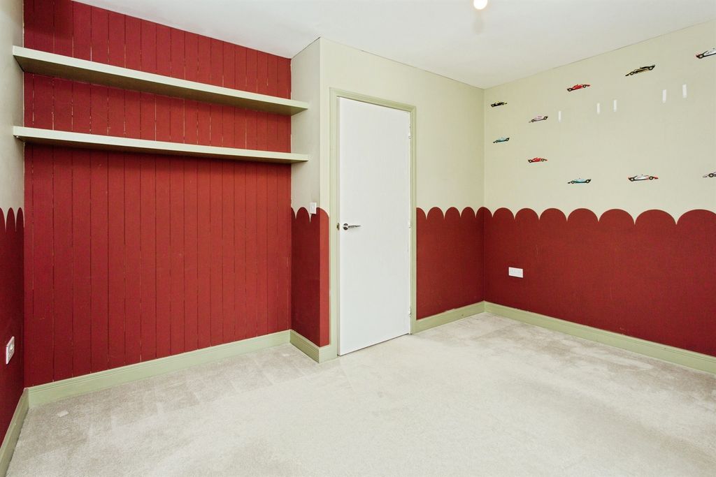 Property photo 3 of 12