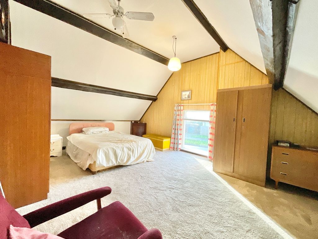 Property photo 3 of 27