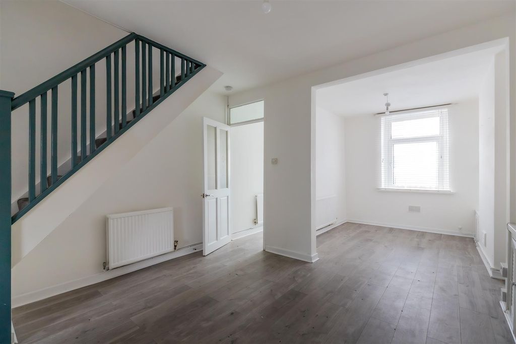 Property photo 2 of 13 23 (8 Of 12).Jpg