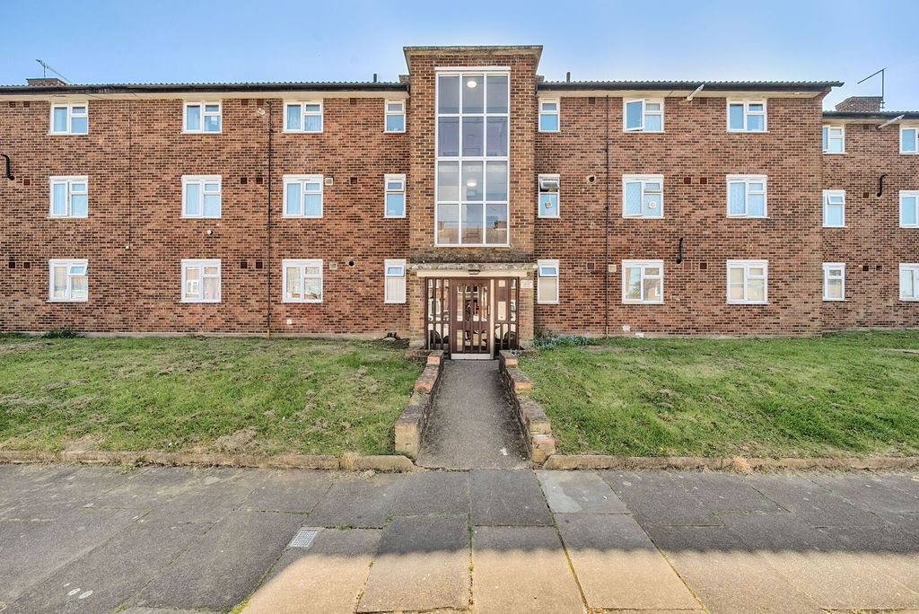 Property photo 1 of 8
