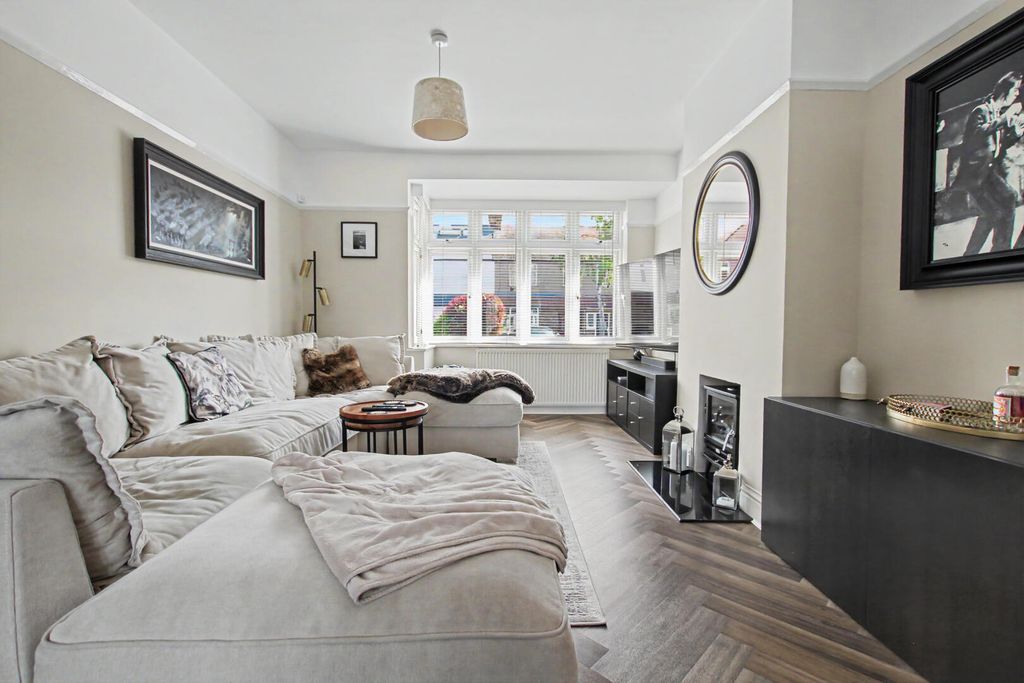 Property photo 2 of 19 Living Room