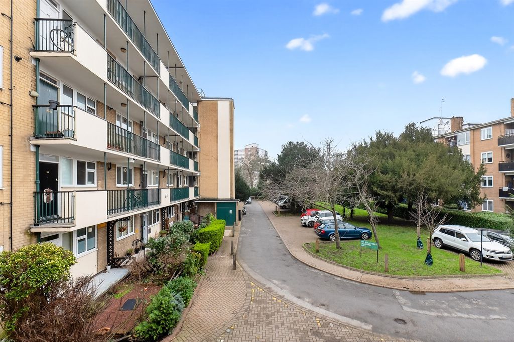 Property photo 3 of 19