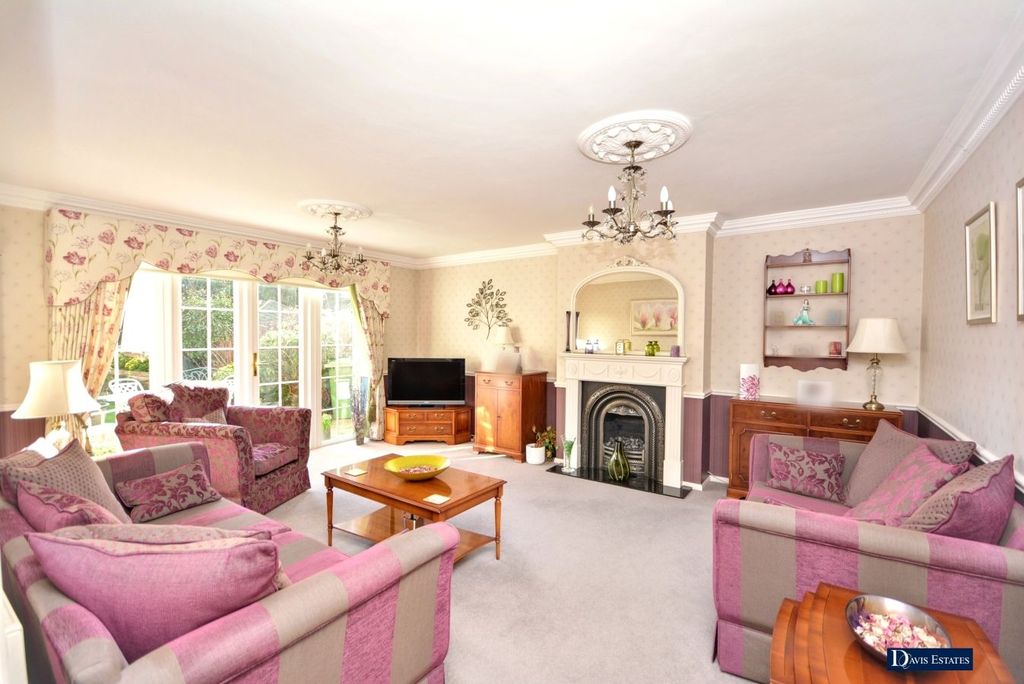 Property photo 2 of 22