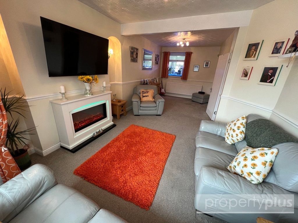 Property photo 3 of 25 Picture No. 11