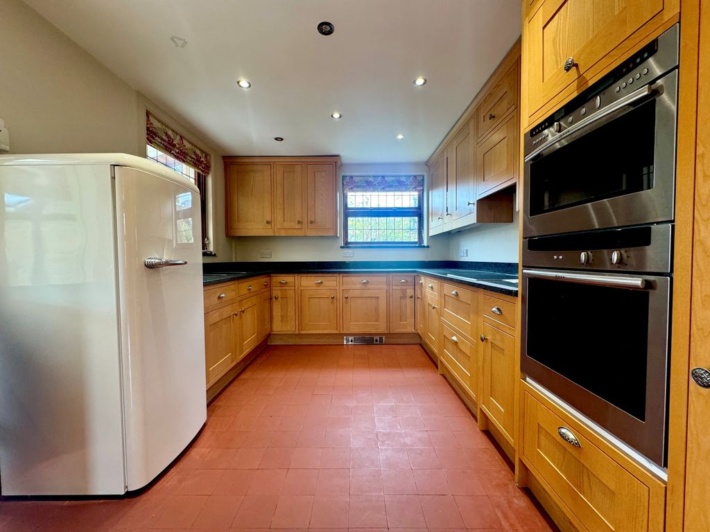 Property photo 3 of 20 Gallery