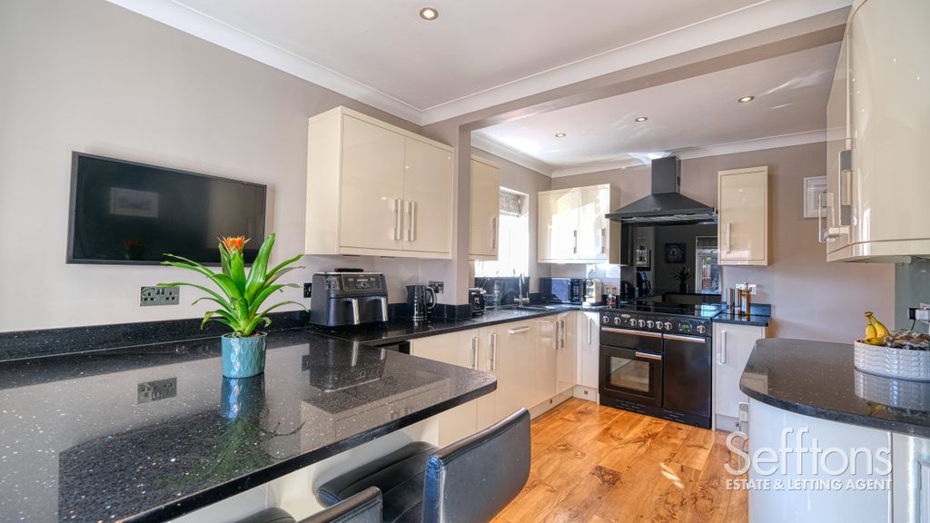 Property photo 3 of 31 Dscf8653_9