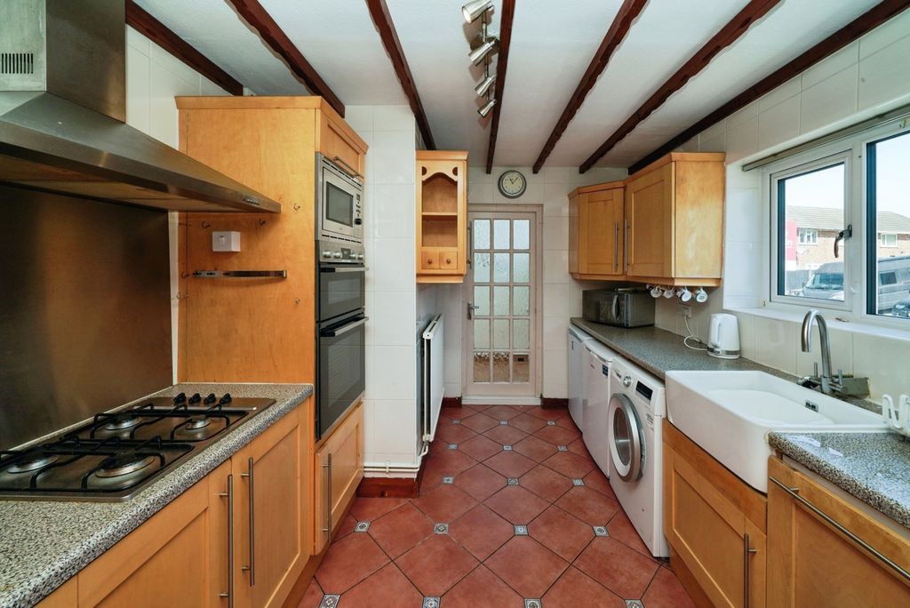 Property photo 2 of 17 Kitchen