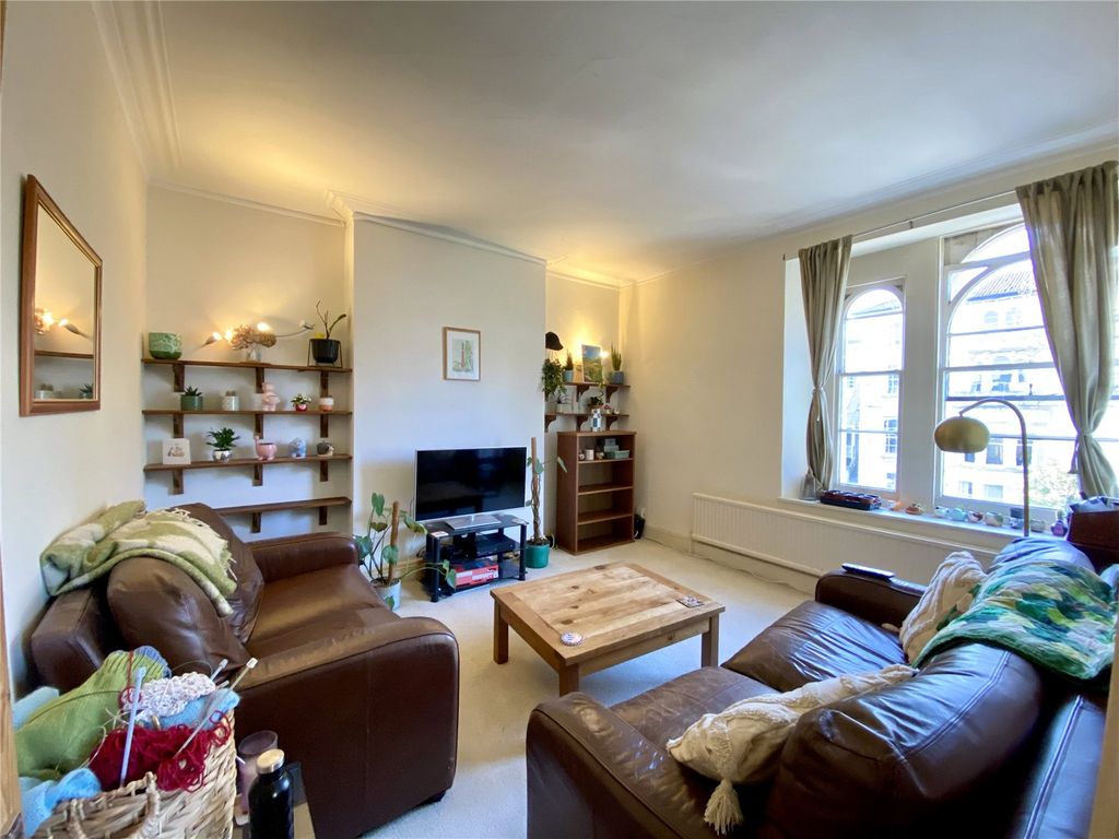 Property photo 2 of 6 Picture No. 13