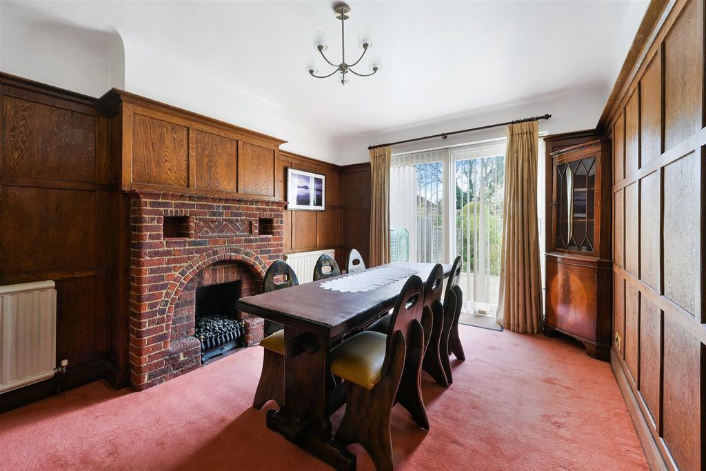 Property photo 3 of 16 Commonfield Road, 56 (9).Jpg