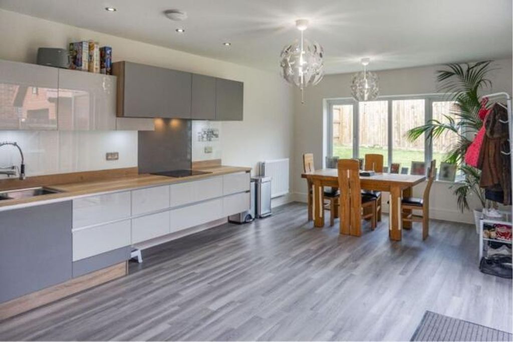 Property photo 1 of 12 Kitchen