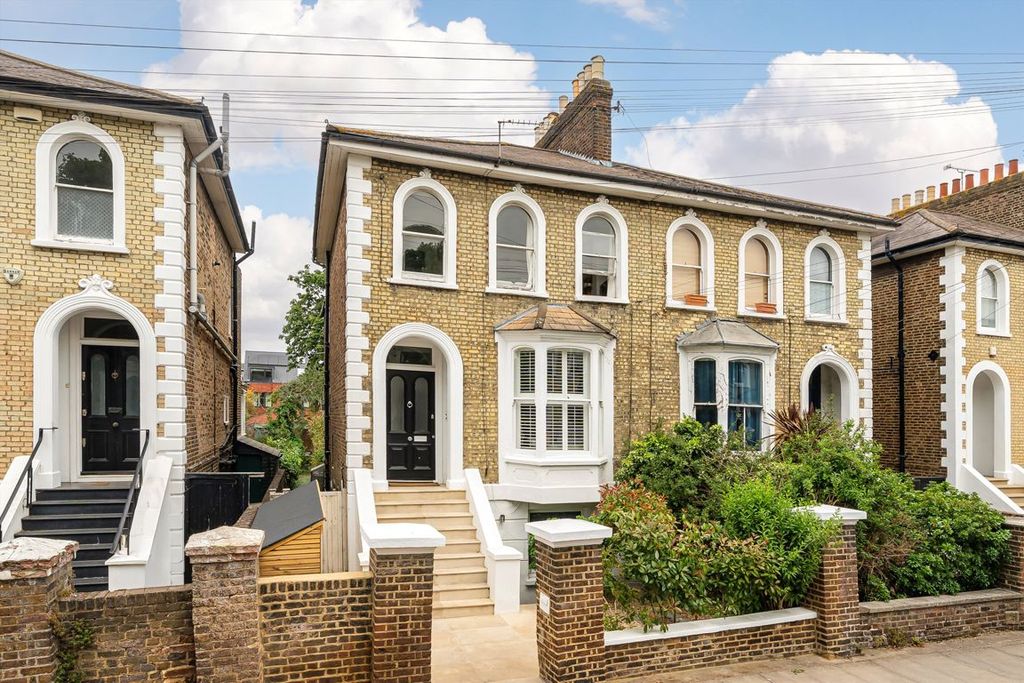 Property photo 1 of 7
