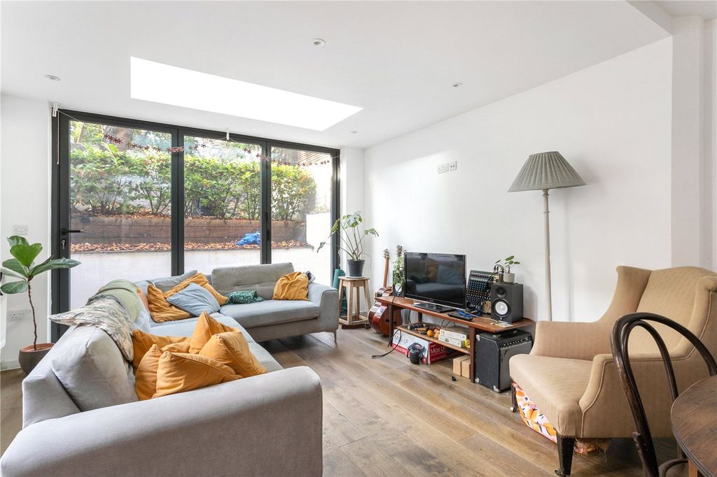 Property photo 3 of 12 Picture No. 20