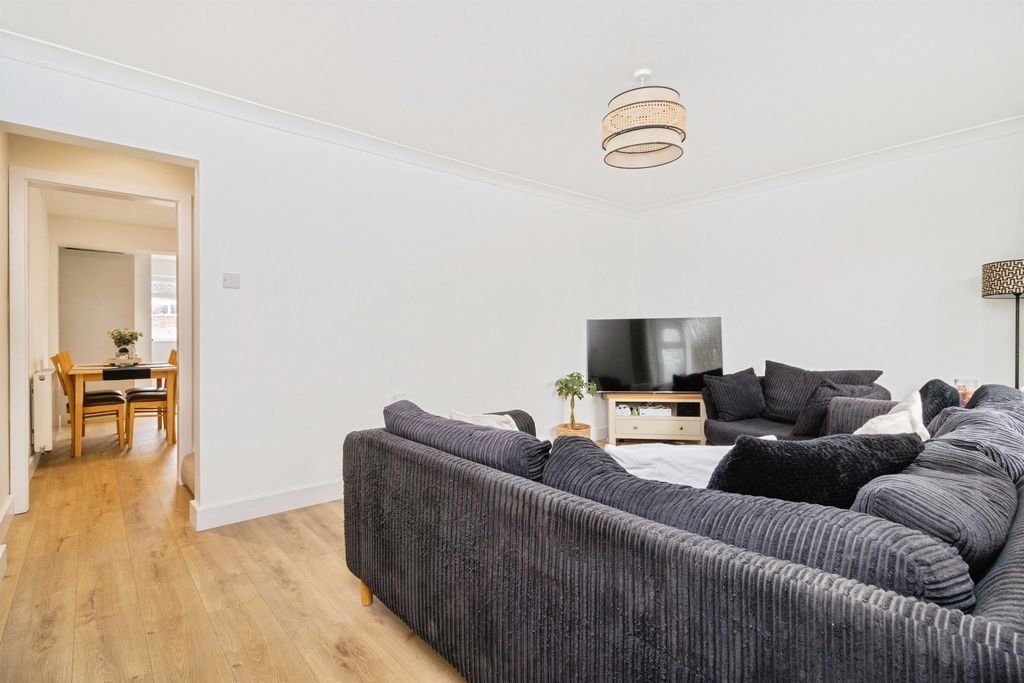 Property photo 3 of 30