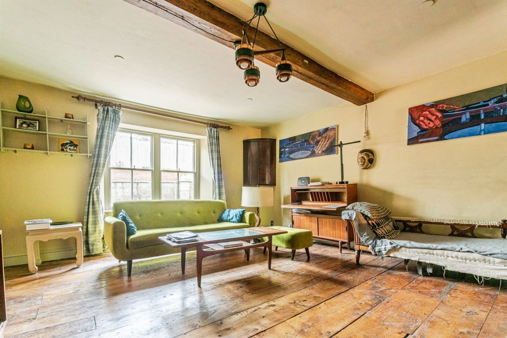 Property photo 2 of 17