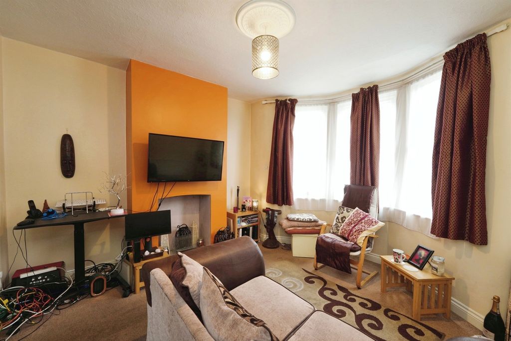 Property photo 2 of 14
