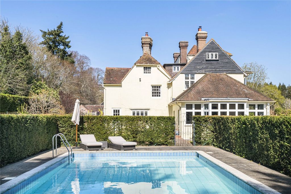 Property photo 2 of 34 Swimming Pool