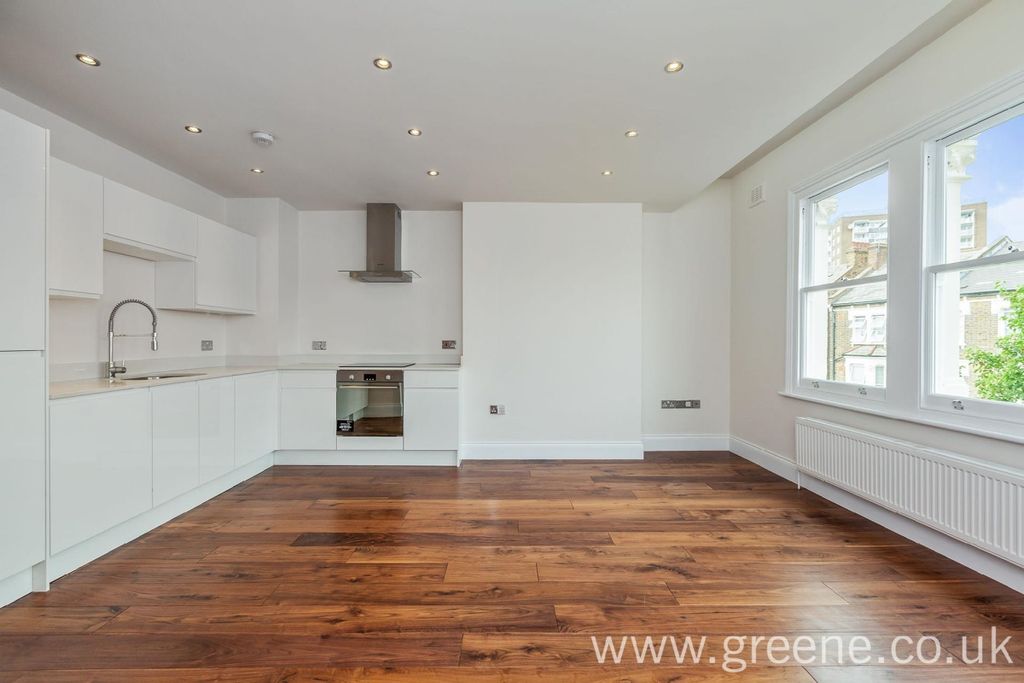 Property photo 1 of 7 1