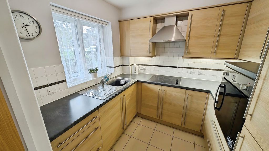 Property photo 3 of 11 Pbox-Img.Jpg