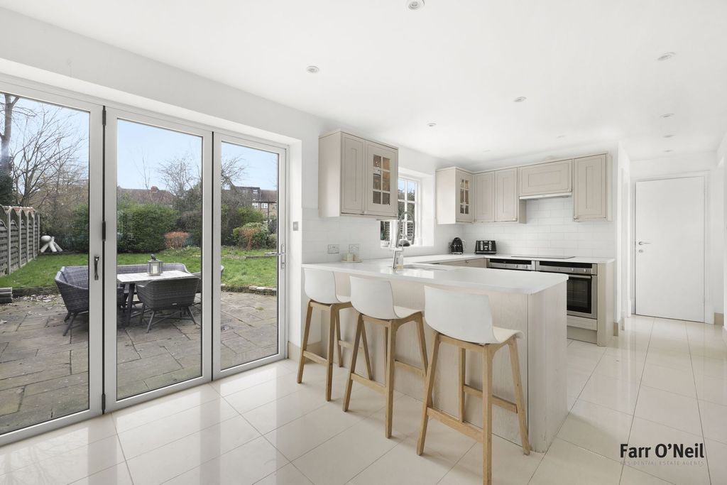 Property photo 2 of 29 Photo 18