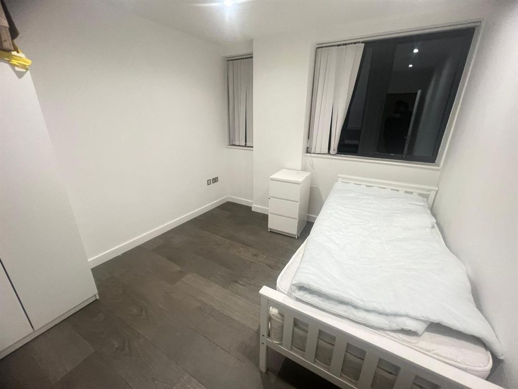 Property photo 3 of 6 Gallery