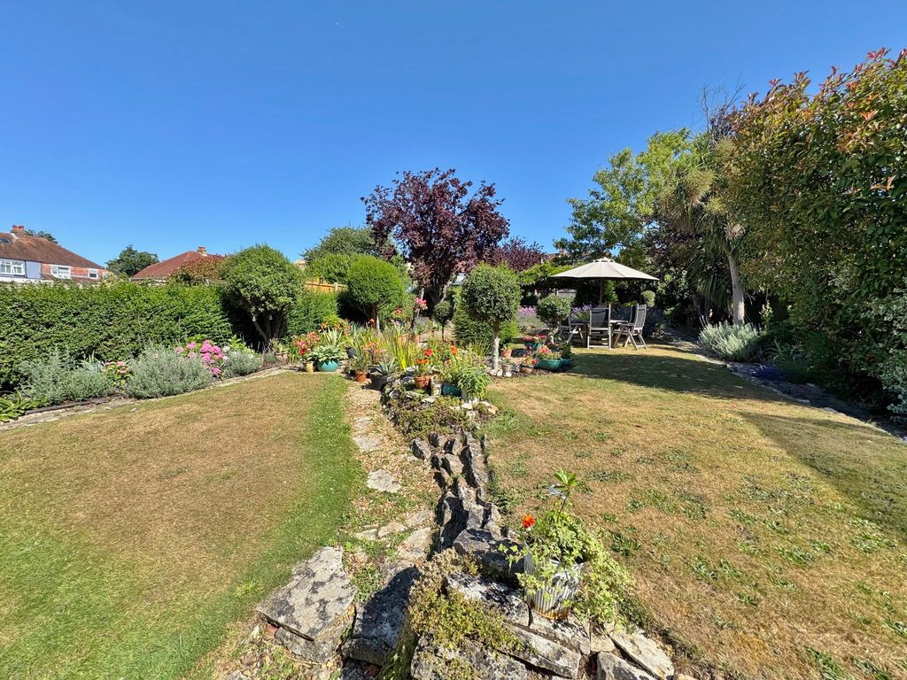 Property photo 2 of 31